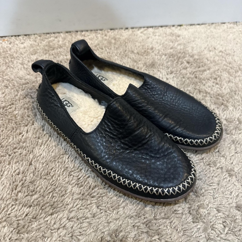 UGG Slippers Womens Size 5 Black Leather Lined Moccasin Slip On Indoor 10148T